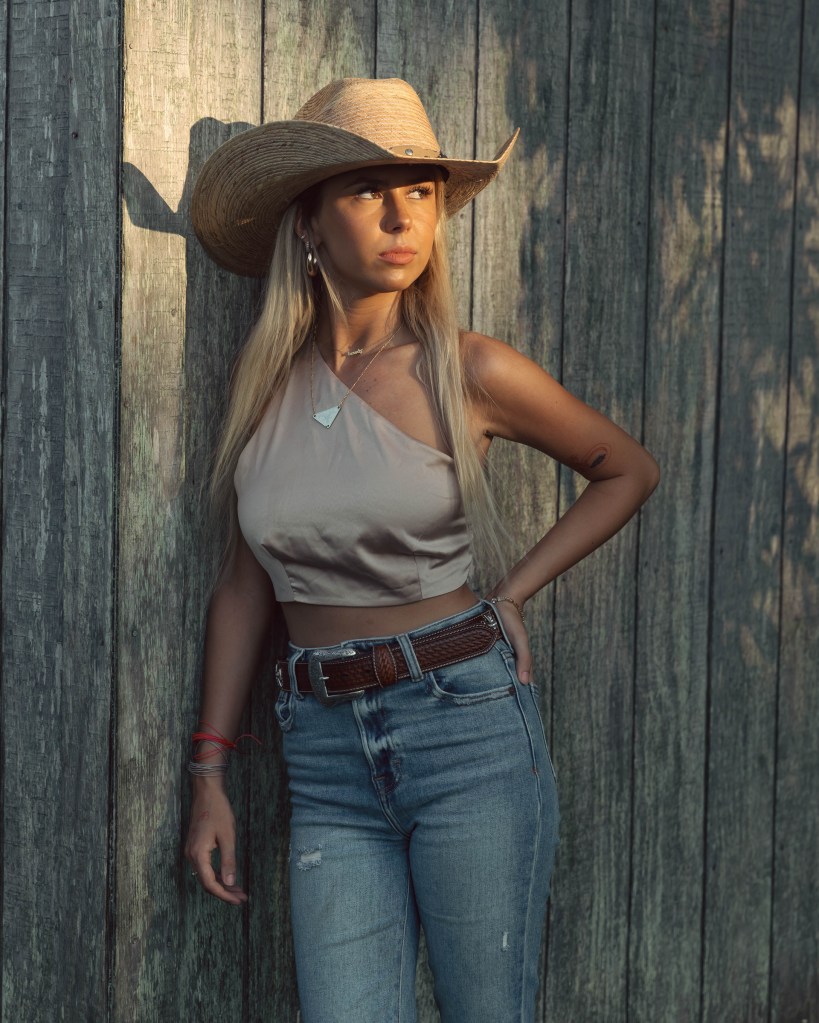 미국에서 난리난 일명 “학투아” 걸 - 엽기사진실 - 이종격투기