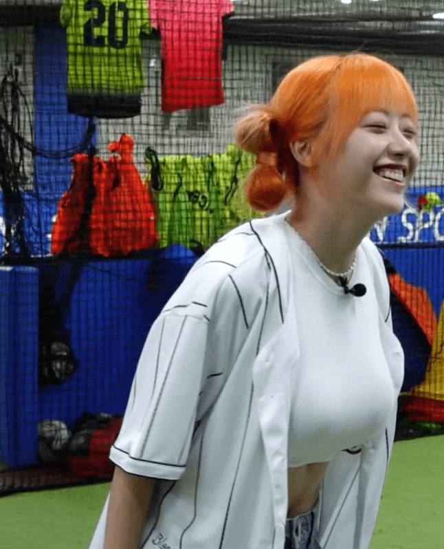 키 166cm / 몸무게 46kg / 시그니처 지원 압도적 가슴 크기 