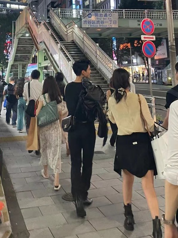 논란중인 일본 편의점에서 목격된 박보검.jpg | 인스티즈