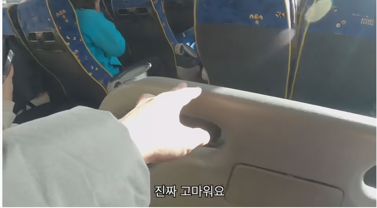 어느 여행 유튜버가 스페인 산골에서 겪은 일 | 인스티즈