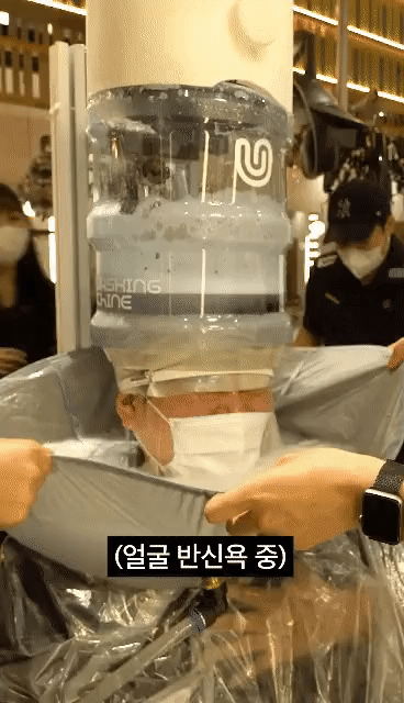 머리 감겨주는 기계 도입중인 요즘 미용실 | 인스티즈