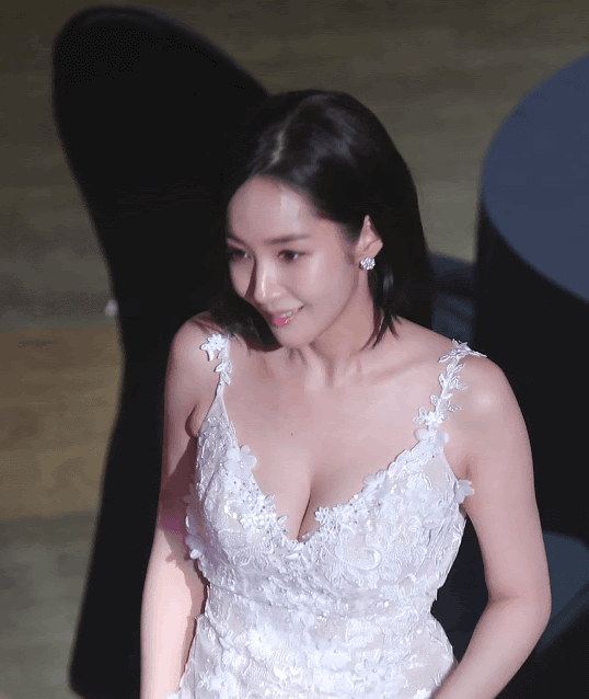 슴부먼트 장인 배우 박민영 