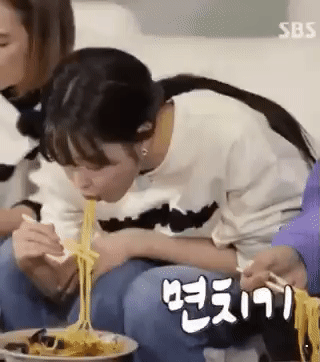 방송가에서는 유행이라 밀고, 시청자들은 불호 외쳤던거 .gif | 인스티즈