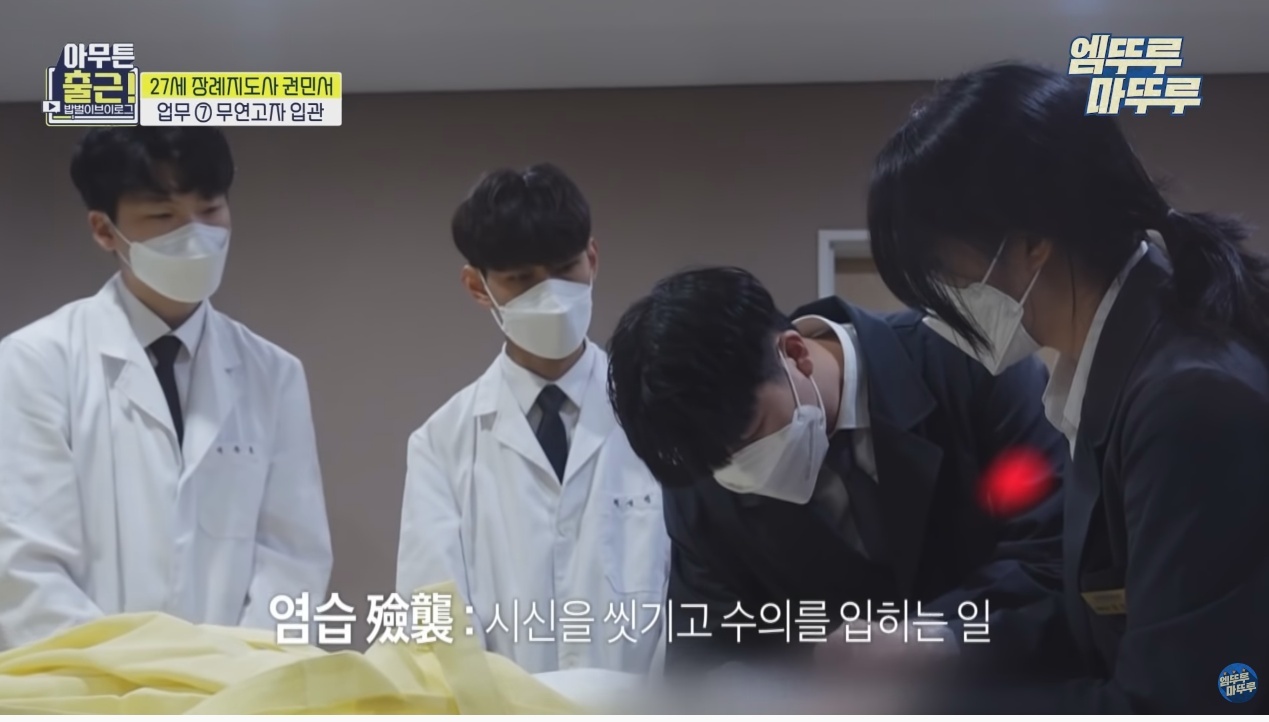 287d8872bd2d5a2b09db755418376f9d9cfe5b06