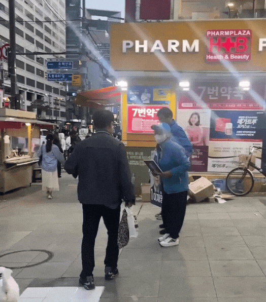 "이재명 XXX"…선거운동원 폭행 남성, 경찰 내사 착수 | 인스티즈