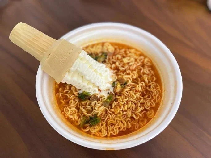 일본에서 유행한다는 왕뚜껑 + 빵빠레 조합, 가능? | 인스티즈