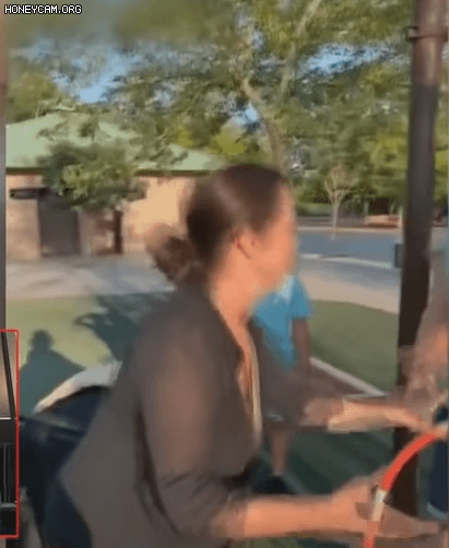 아이들이 보잖아요!! 옷차림 때문에 놀이터에서 말싸움 | 인스티즈