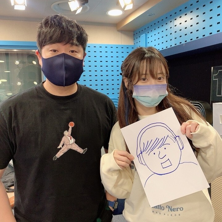 굳이 메이크업 지우고 쌩얼로 배텐 출근한 러블리즈 지애.jpg | 인스티즈