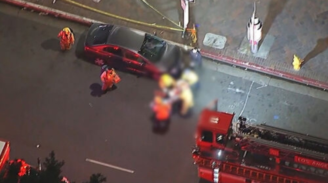 9세 아이 지키려다 흉기 찔려"…여승무원, 아이 감싸서 보호 | 인스티즈