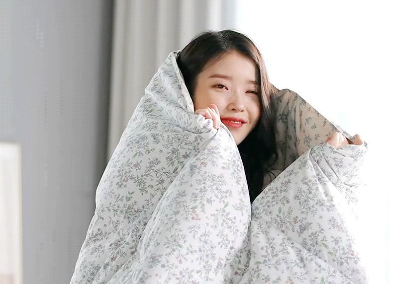 아이유 이브자리 광고.gif | 인스티즈