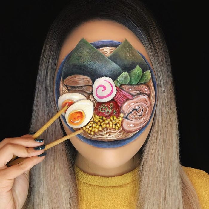 괴기스러운 착시 메이크업 | 인스티즈