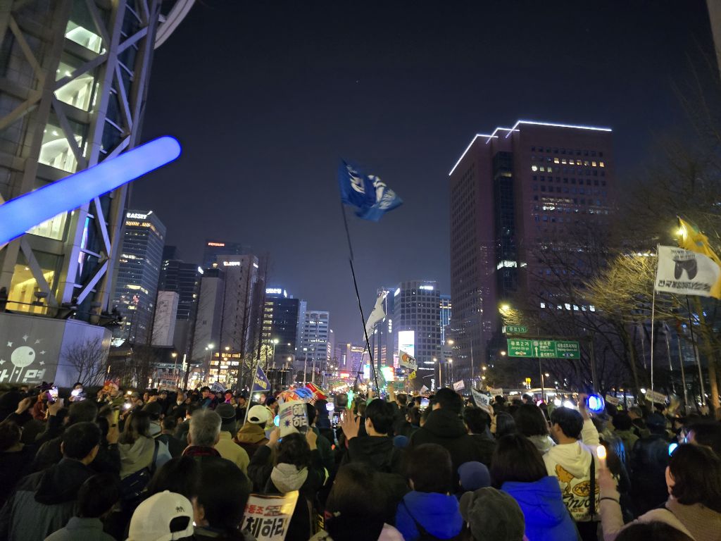 200만 중 1인이였습니다. (참고 - 내일 집회 쉽니다.) | 인스티즈