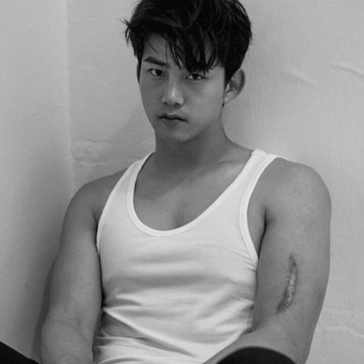 옥택연 팔에 흉터가 있는 이유 | 인스티즈