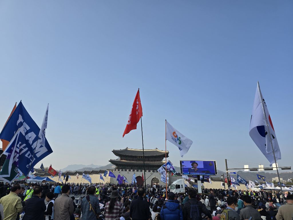 200만 중 1인이였습니다. (참고 - 내일 집회 쉽니다.) | 인스티즈