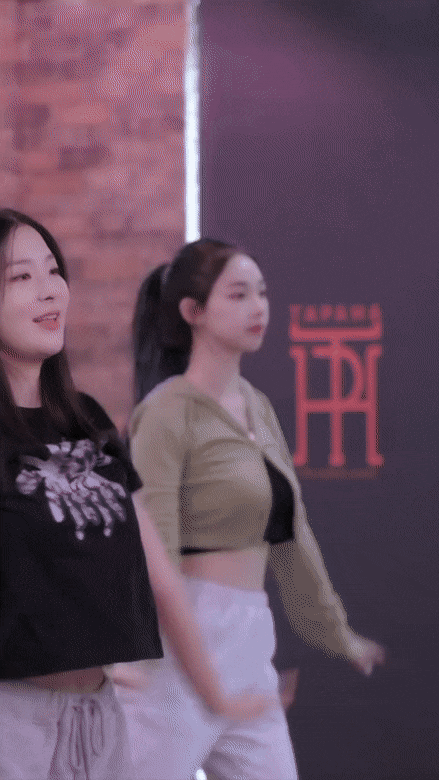 카리나는 인간이에요 AI가 아니라.gif | 인스티즈