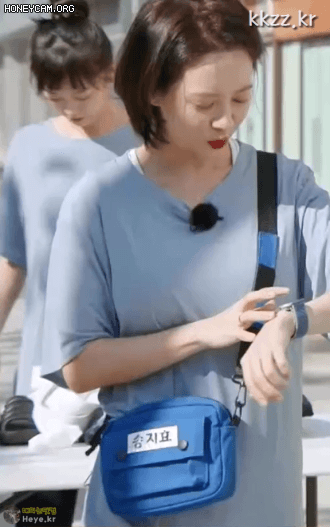 송지효 가슴 크기가. 원래 이정도였나?? 