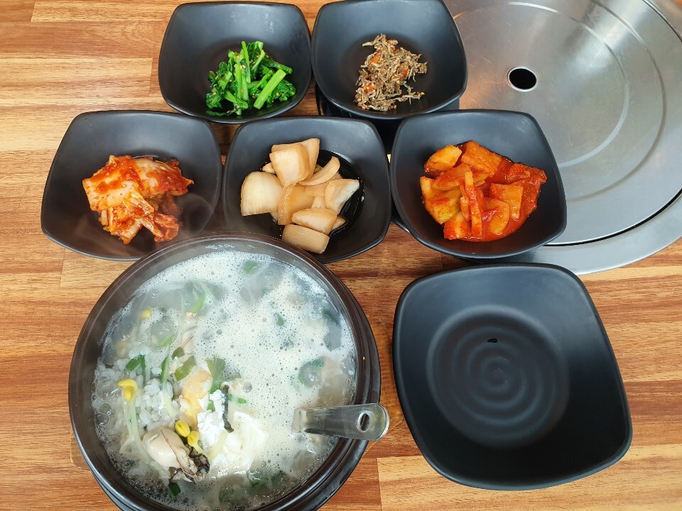 통영굴국밥 이미지