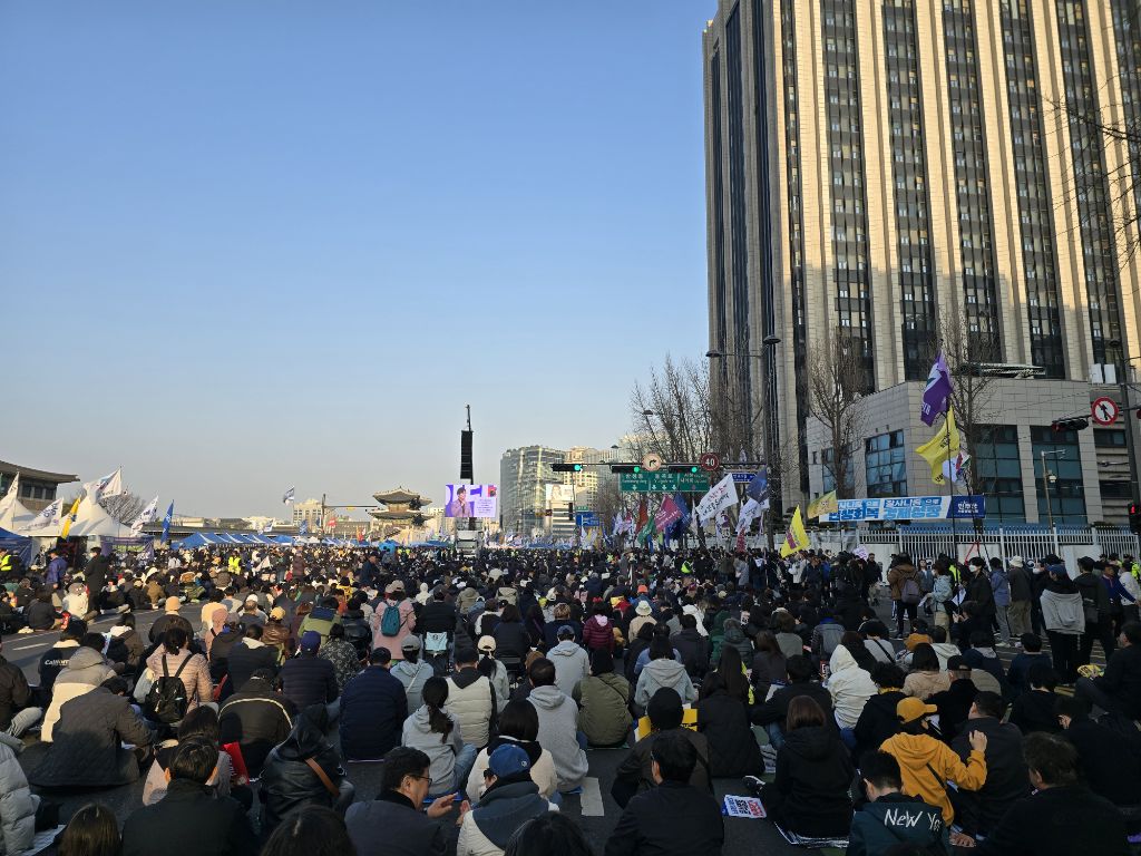 200만 중 1인이였습니다. (참고 - 내일 집회 쉽니다.) | 인스티즈