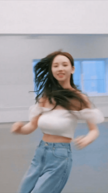 카리나는 인간이에요 AI가 아니라.gif | 인스티즈