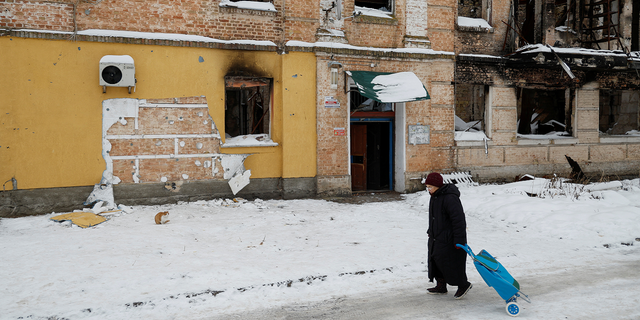 뱅크시 벽화 작품 훔치려던 일당 검거 | 인스티즈