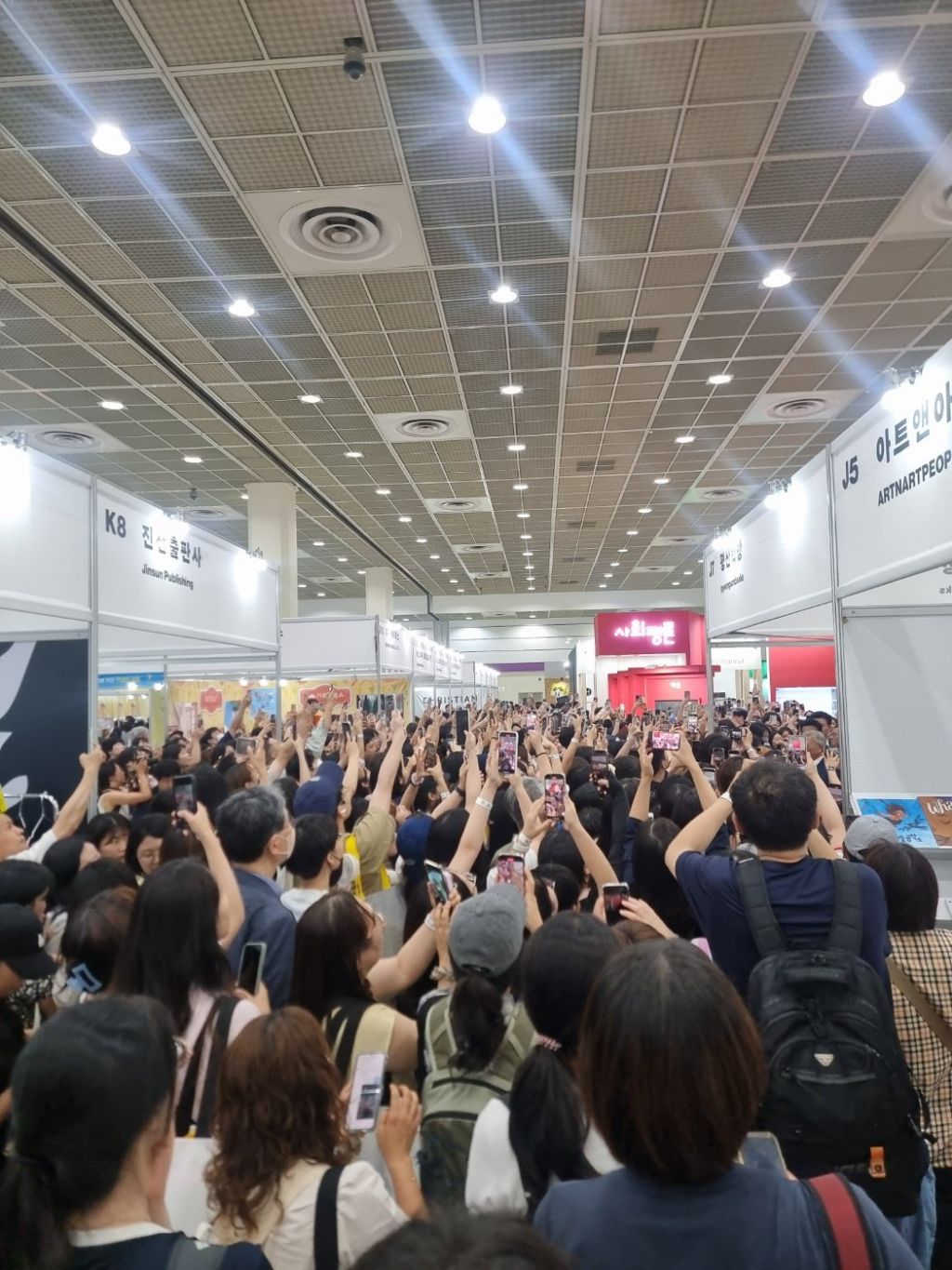 문통은 8년 임기 마치고도 인기가 | 인스티즈