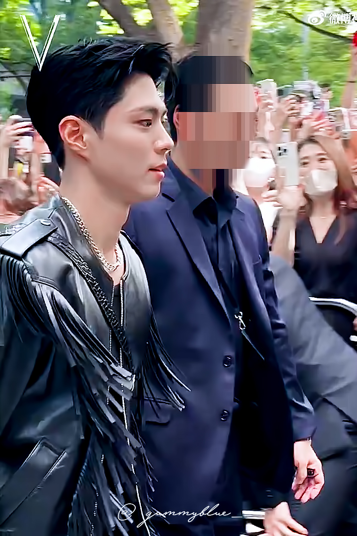 논란중인 일본 편의점에서 목격된 박보검.jpg | 인스티즈