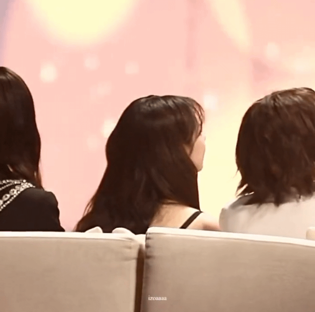 카리나는 인간이에요 AI가 아니라.gif | 인스티즈