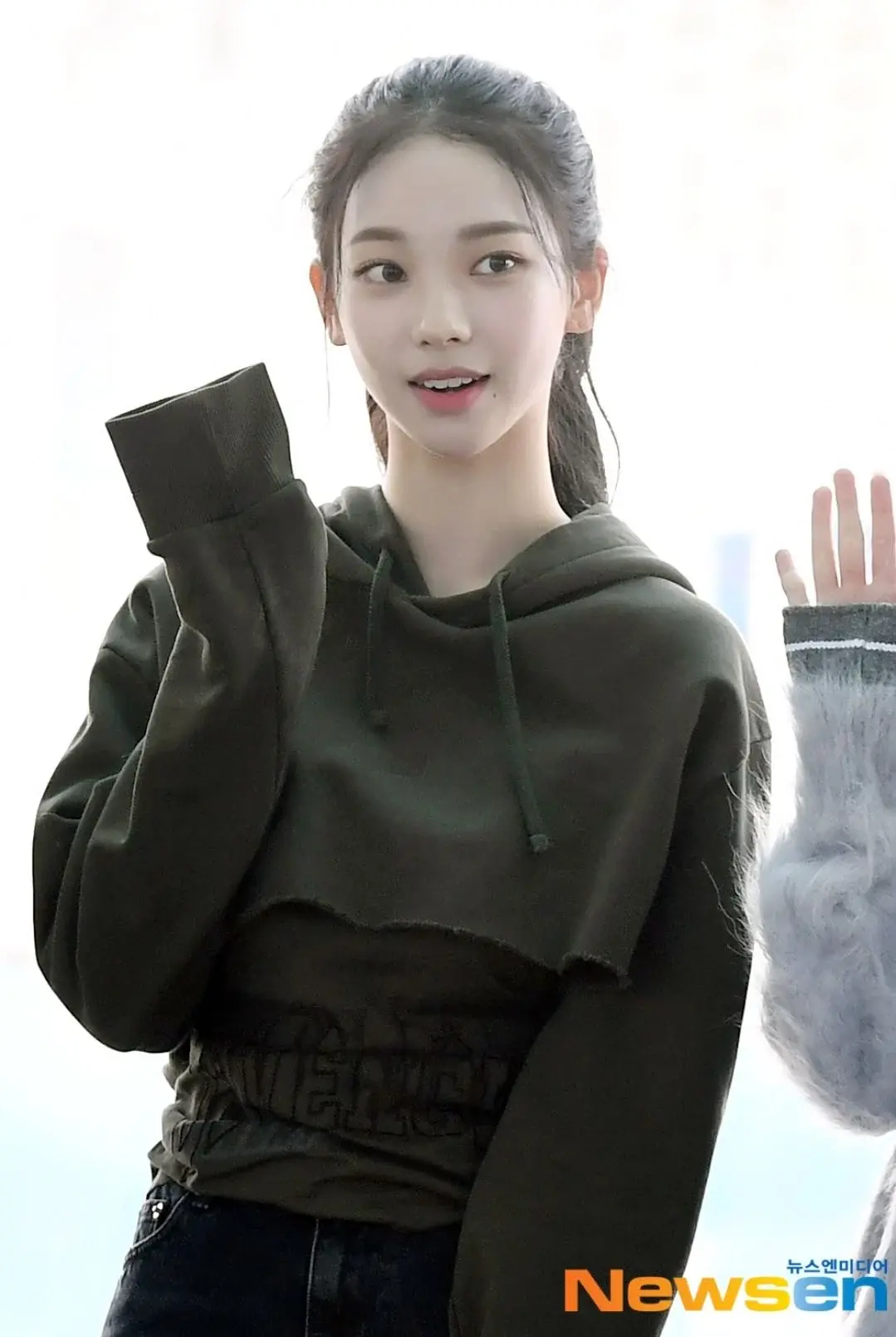 출국하는 에스파 리더 카리나 기사사진.jpg | 인스티즈