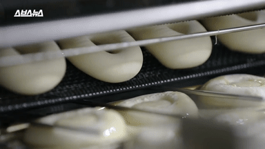 크리스피 크림도넛 제조과정.gif | 인스티즈