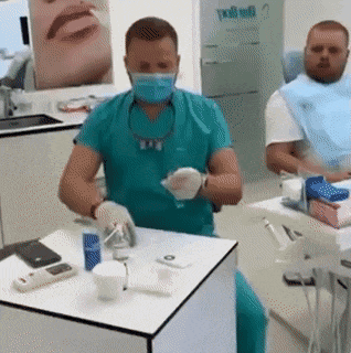 치과에서 얼굴부터 가려놓고 시작하는이유.gif | 인스티즈