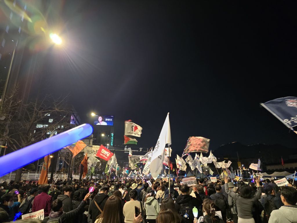 200만 중 1인이였습니다. (참고 - 내일 집회 쉽니다.) | 인스티즈