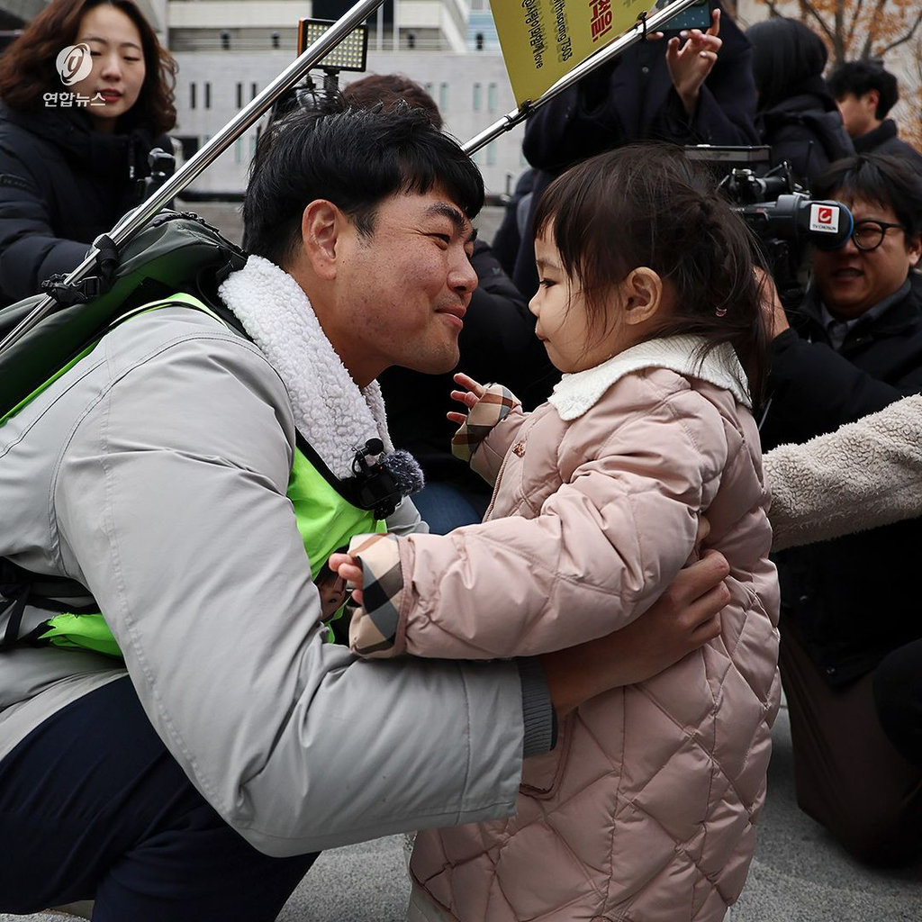 부산에서 서울까지 딸 살리려 걸어온 아빠 근황 | 인스티즈