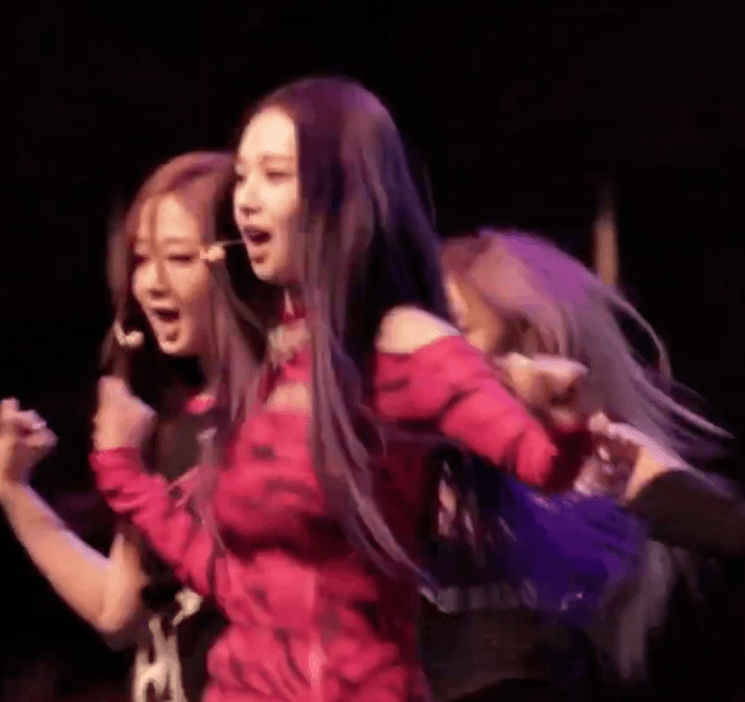 카리나는 인간이에요 AI가 아니라.gif | 인스티즈