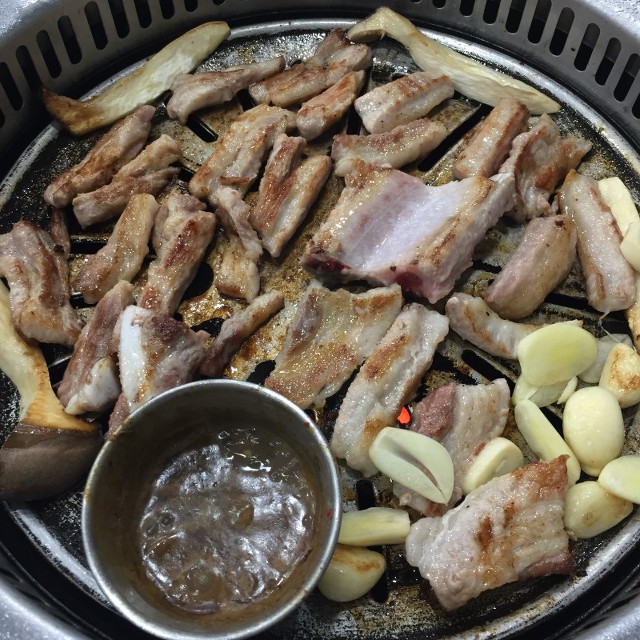 제주 현지인들이 추천하는 돼지 생갈비 - 엽기사진실 - 이종격투기 제주 현지인들이 추천하는 돼지 생갈비