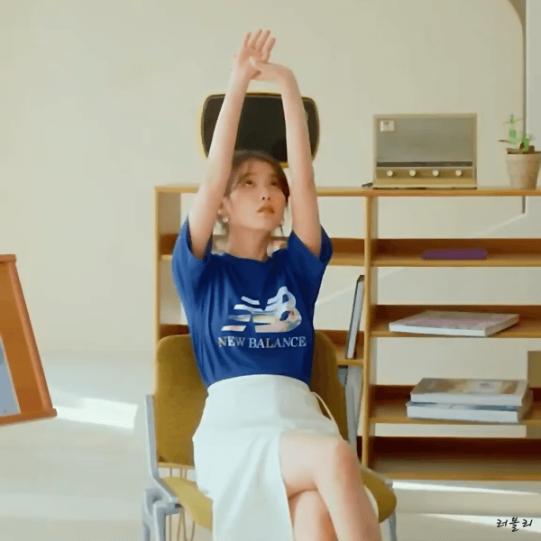 아이유 최근 광고.gif | 인스티즈