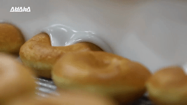 크리스피 크림도넛 제조과정.gif | 인스티즈