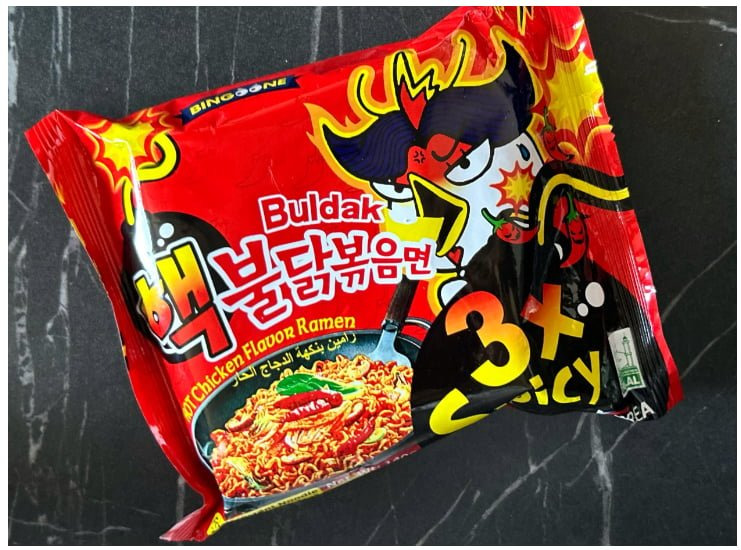 해외에 판매되고 있는 짝퉁 불닭 라면 | 인스티즈