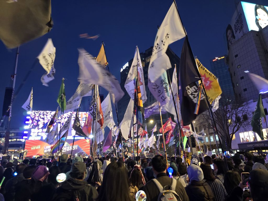 200만 중 1인이였습니다. (참고 - 내일 집회 쉽니다.) | 인스티즈