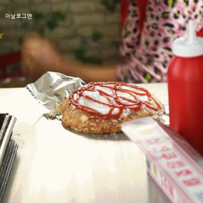 한 개만 먹어도 배부른 "할머니표 대왕 토스트".gif | 인스티즈