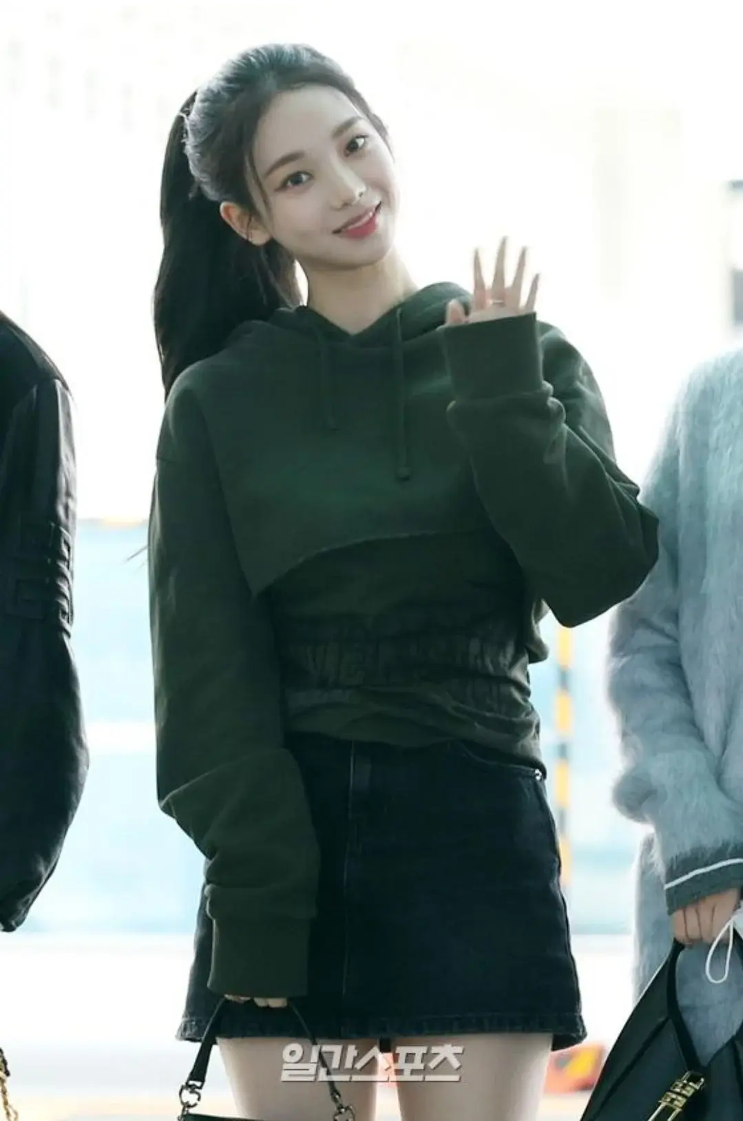 출국하는 에스파 리더 카리나 기사사진.jpg | 인스티즈