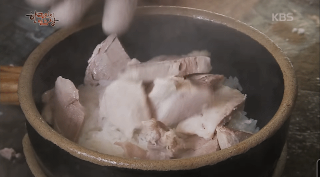 돼지국밥 먹방 | 인스티즈