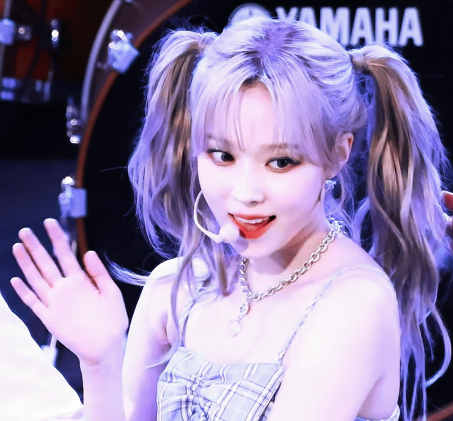 한양대축제 양갈래머리 에스파 윈터.gif | 인스티즈