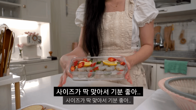 편안함이 뭔지 알려줬던 브이로그 유투버.gif | 인스티즈