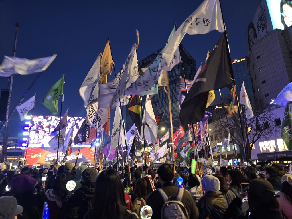 200만 중 1인이였습니다. (참고 - 내일 집회 쉽니다.) | 인스티즈