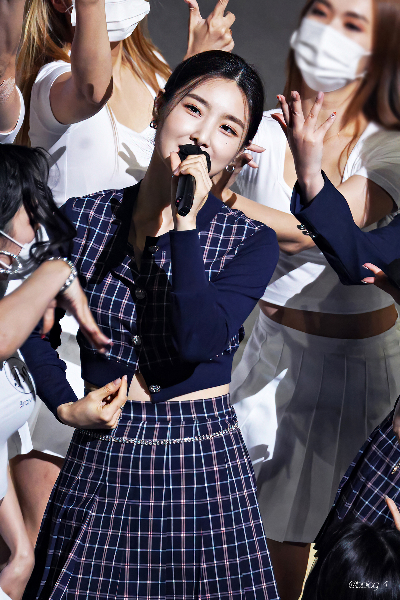 오랜만에 팬들 만나서 행복해하는 브레이브 걸스 jpgif | 인스티즈