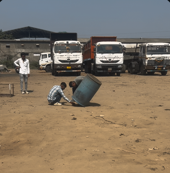 인도 대장부들의 공기팽창 저항 실험.gif | 인스티즈