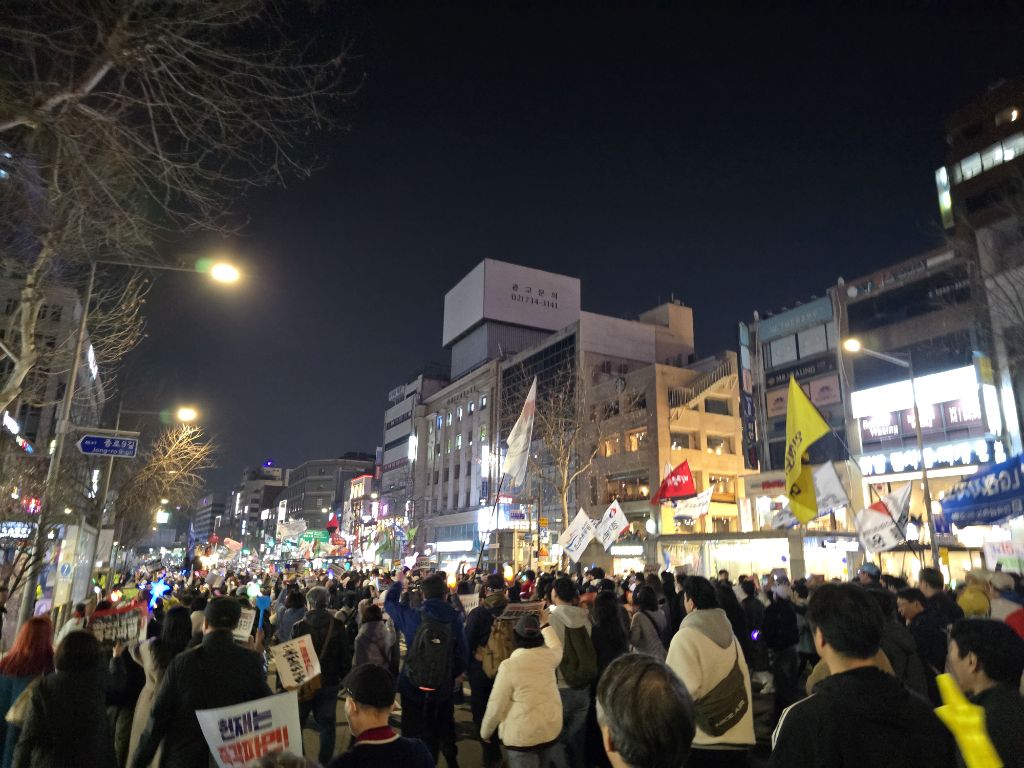 200만 중 1인이였습니다. (참고 - 내일 집회 쉽니다.) | 인스티즈