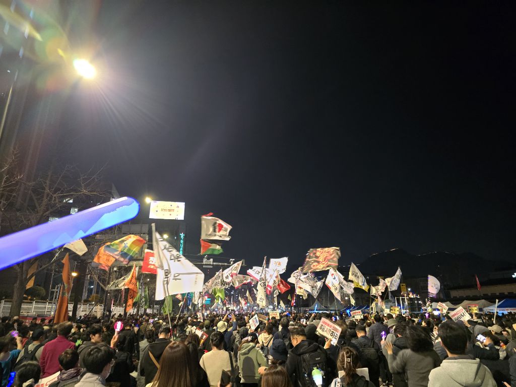 200만 중 1인이였습니다. (참고 - 내일 집회 쉽니다.) | 인스티즈