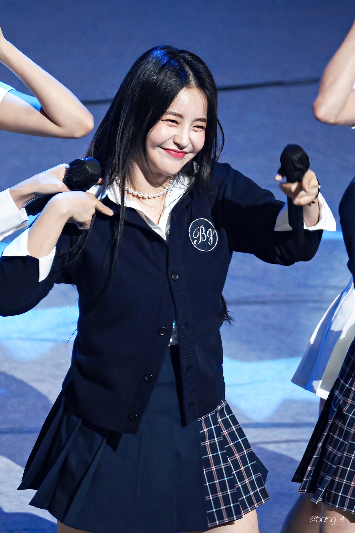 오랜만에 팬들 만나서 행복해하는 브레이브 걸스 jpgif | 인스티즈