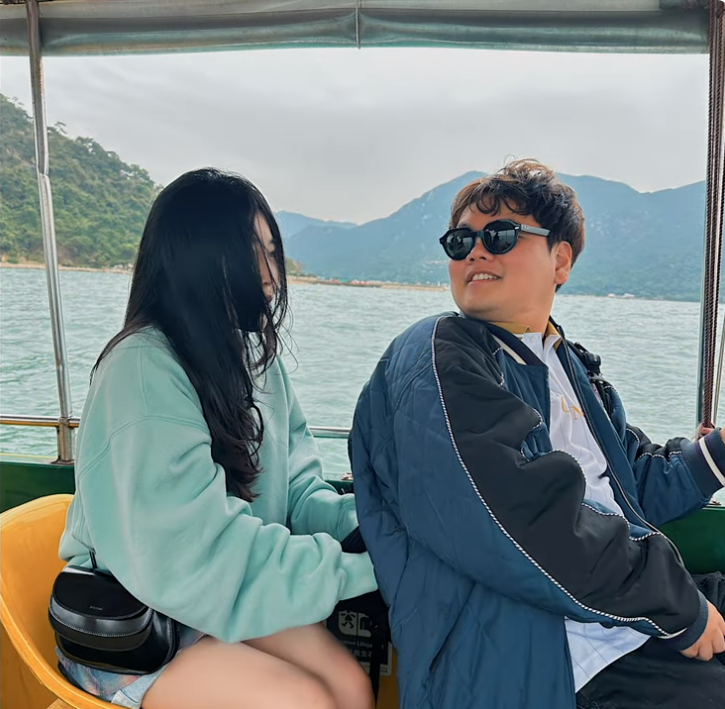 이해리, 사진 찍어 준 강민경 - 엽기사진실 - 이종격투기 이해리, 사진 찍어 준 강민경
